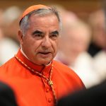 Cardinal Becciu does without participation in the conclave